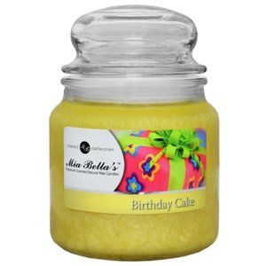 Birthday Cake Mia Bellas 16 oz Natural Palm Wax Candle